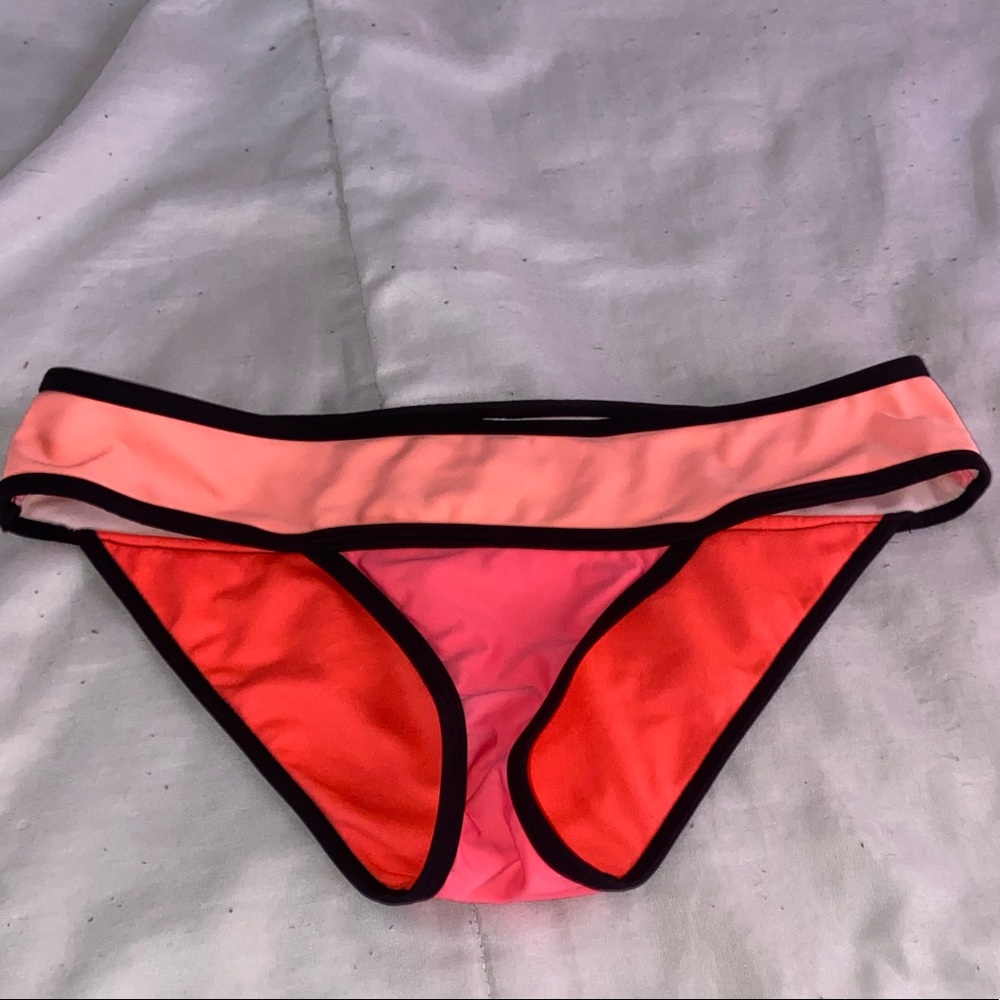 Size Small Trinagl Bikini Bottoms